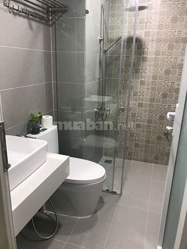 Tôi bán căn góc CC 312 Lạc Long Quân Q. 11. DT 65m2 2P, 2WC, SH lâu dà