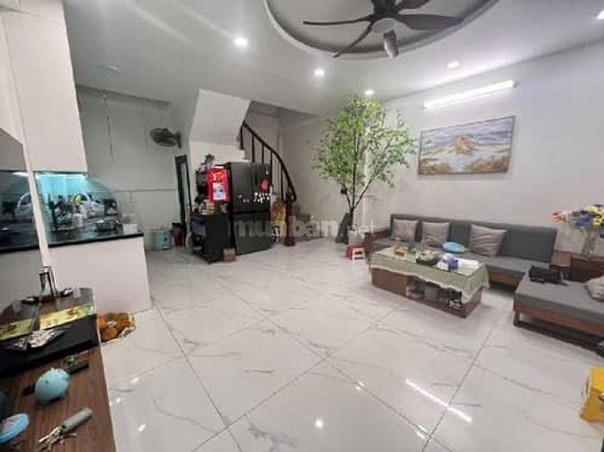 CÀU GIẤY - NHÀ ĐẸP - BAY NHANH