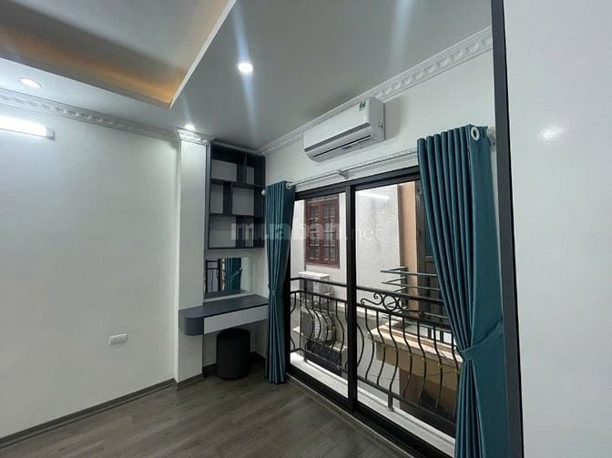 BÁN NHÀ QUẬN CẦU GIẤY - 6 TẦNG - THANG - FULL NỘI THẤT