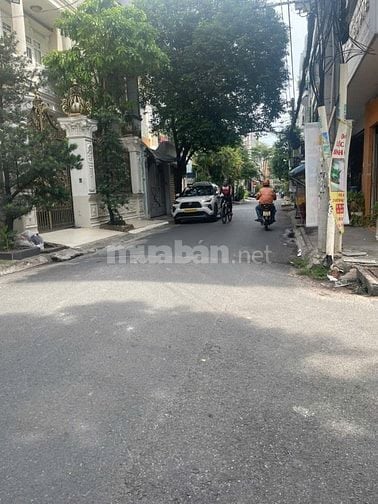 Cho thuê mặt bằng văn phòng Cty ,Góc 2 mặt tiền đường ,đường thông 