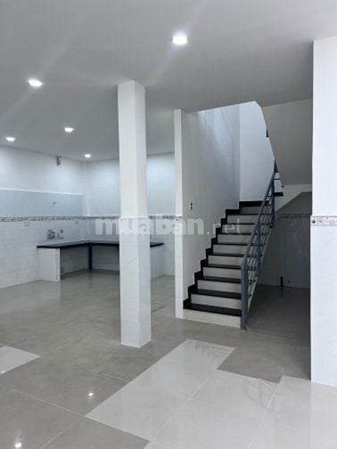 Cho thuê xưởng 260m đường Độc Lập