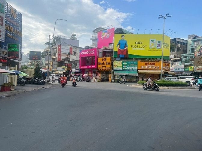 Bán nhà mặt tiền Đào Duy Từ Q10 (4,3m x 18m ) 4 lầu 24 tỷ