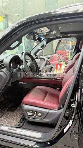 Lexus LX600 siêu lướt 7 chỗ, sản xuất 2023.