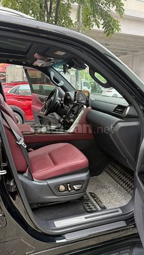 Lexus LX600 siêu lướt 7 chỗ, sản xuất 2023.