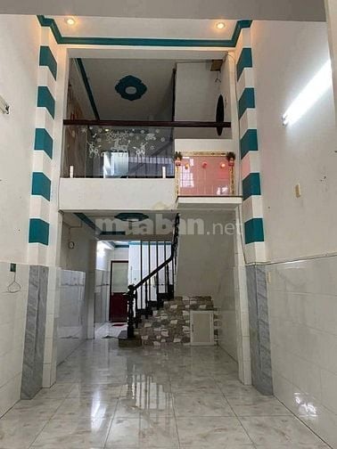 Cho thuê nhà hẻm 3m (3 gác) Lạc Long Quân, P.3, Q.11 giá 9tr