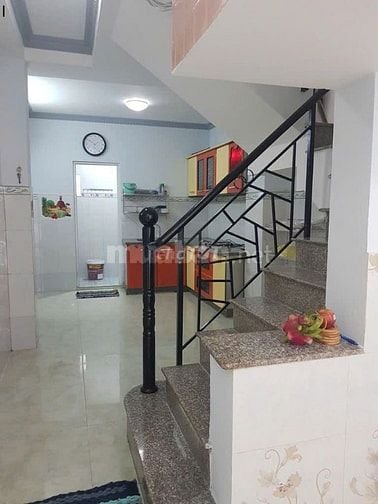 Cho thuê nhà hẻm 3m (3 gác) Lạc Long Quân, P.3, Q.11 giá 9tr