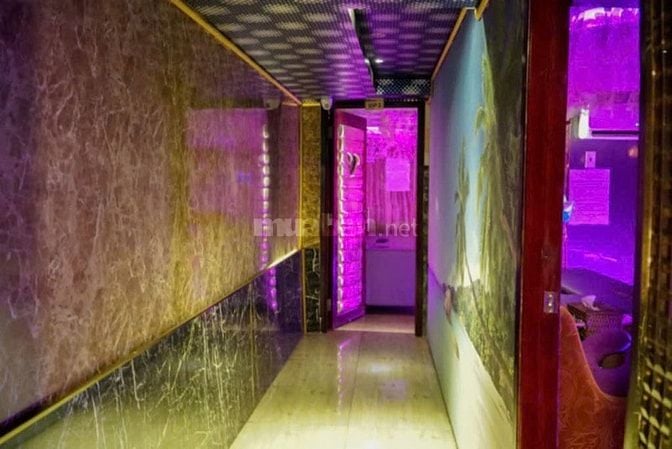 Chính chủ cần bán gấp nhà mặt tiền Trường Sa, view sông rất đẹp. 