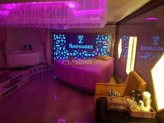 Chính chủ cần bán gấp nhà mặt tiền Trường Sa, view sông rất đẹp. 