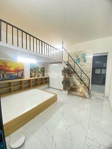 Chính chủ bán căn hộ Đền Lừ quận Hoàng Mai Hà Nội, 3 ngủ, có sân vườn 