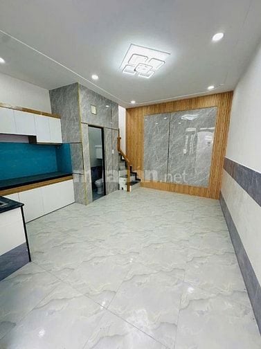 Nhà rộng đẹp, có ban công, sân riêng nhưng chỉ 1.2 tỷ, sổ hồng sẵn