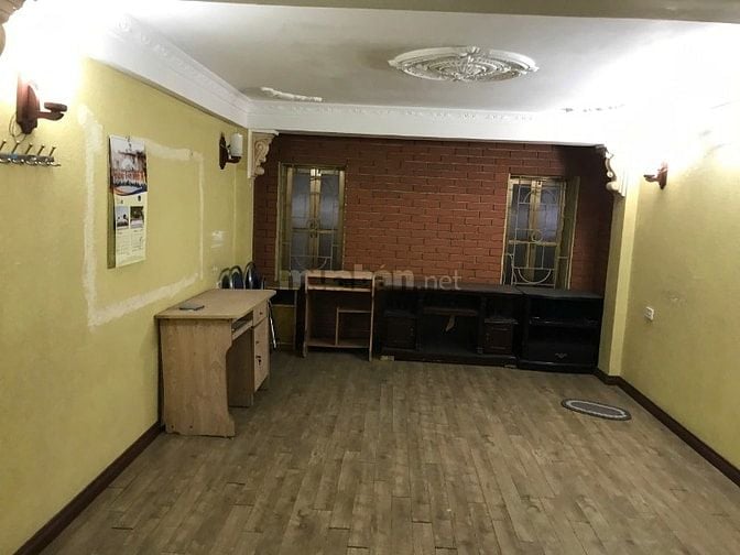 Bán nhà sát mặt phố, ngõ to thoáng