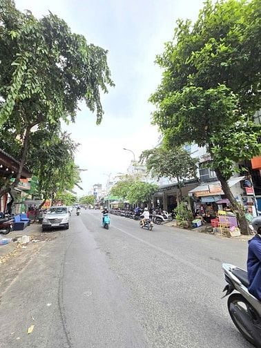 Bán nhà mặt tiền TÔ HIẾN THÀNH, P.13, Q.10, DT: 4x18m, 5 tầng. 26tỷ