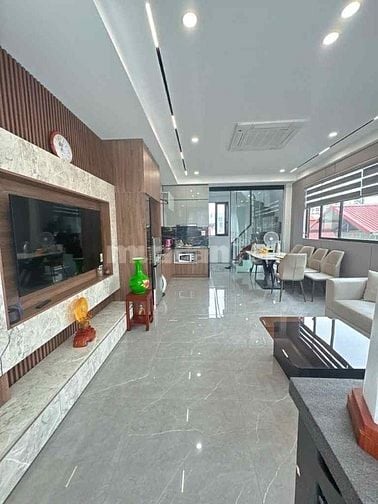 CƠ HỘI CUỐI: NHÀ PHỐ VIP NGUYỄN SƠN - 6TẦNG THANG MÁY - CHỈ 11.5 TỶ 