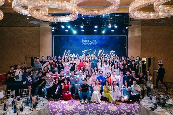 NHÂN VIÊN CẮT THỊT BÒ/ PHÔ MAI TẠI KCN ĐÔNG NAM, H. CỦ CHI, TP. HCM