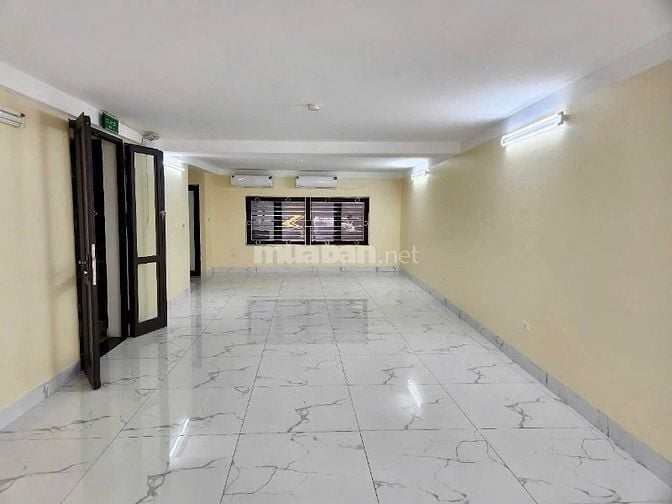 Chính chủ cần cho thuê văn phòng số 44 phố Chùa Quỳnh, HBT. Giá 14tr/s