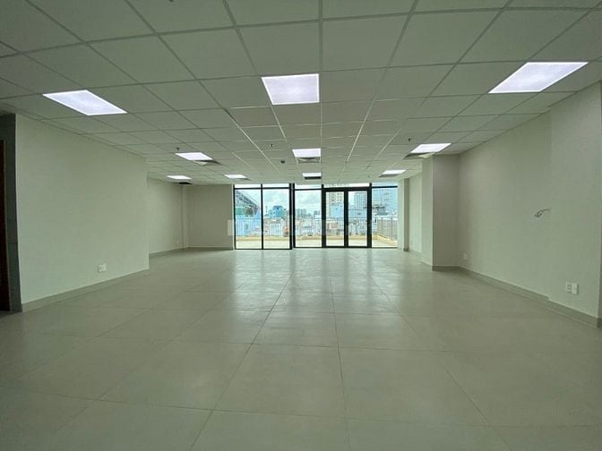 Tòa nhà Văn Phòng Mặt tiền Lê Hồng Phong q10 ngay Gần đường 3/2 giá rẻ