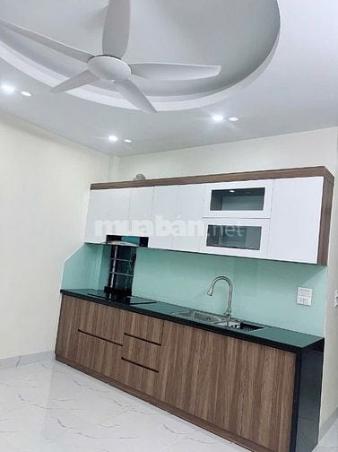Cho thuê Căn nhà để ở và làm văn phòng phố Nguyễn Chí Thanh Hà Nội