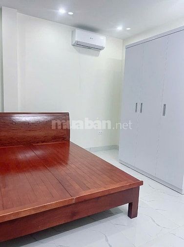 Cho thuê Căn nhà để ở và làm văn phòng phố Nguyễn Chí Thanh Hà Nội
