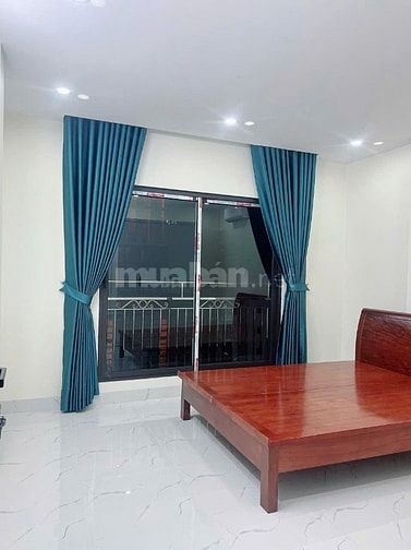 Cho thuê Căn nhà để ở và làm văn phòng phố Nguyễn Chí Thanh Hà Nội