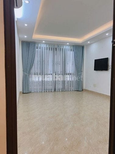 Cho thuê Căn nhà để ở và làm văn phòng phố Nguyễn Chí Thanh Hà Nội