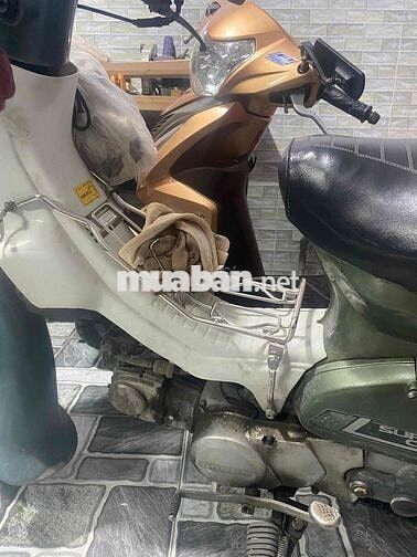 Nhà nhỏ , chật chỗ nên bán bớt , xe đang chạy