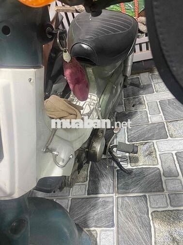 Nhà nhỏ , chật chỗ nên bán bớt , xe đang chạy