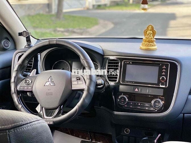 Mitsubishi Outlander 2018 2.0 CVT Premium - 53000