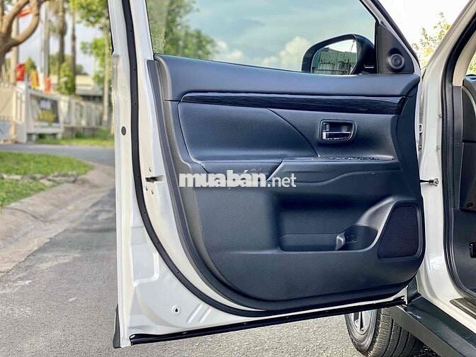 Mitsubishi Outlander 2018 2.0 CVT Premium - 53000