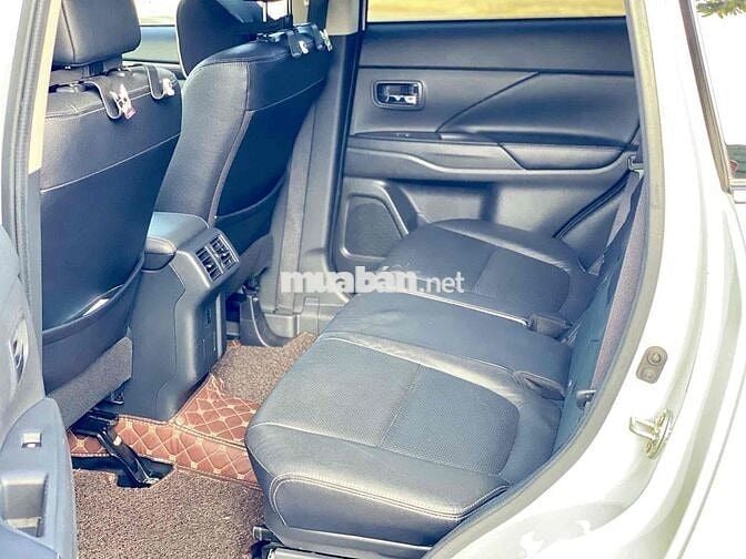 Mitsubishi Outlander 2018 2.0 CVT Premium - 53000