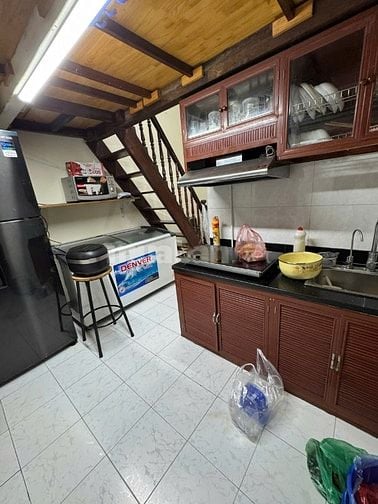 Bán căn hộ tập thể Tầng 2 căn góc DT 50m nhà đẹp ngõ ô tô phố Cầu Giấy