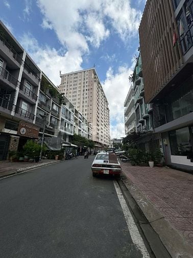 Cho thuê nhà mặt tiền Nguyễn Ngọc Phương duy nhất 1 căn khu VP