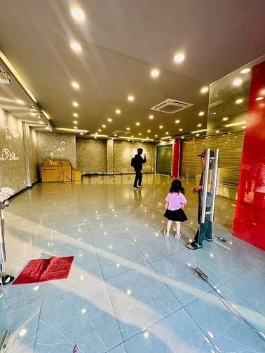 Cho thuê căn góc 2MT 236 Điện Biên Phủ KDTD
