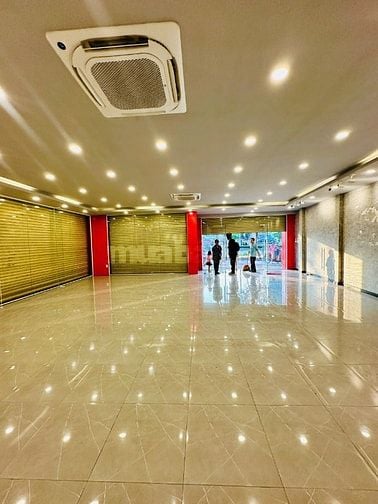 Cho thuê căn góc 2MT 236 Điện Biên Phủ KDTD