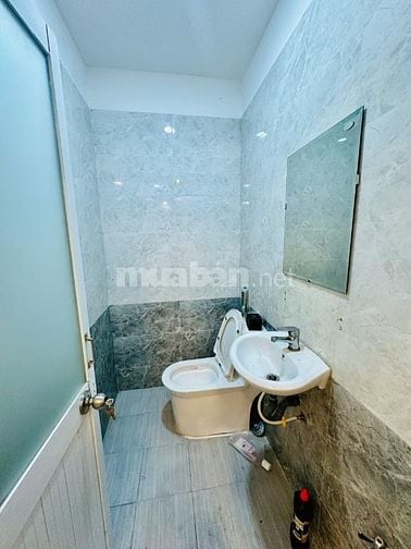 Cho thuê căn góc 2MT 236 Điện Biên Phủ KDTD