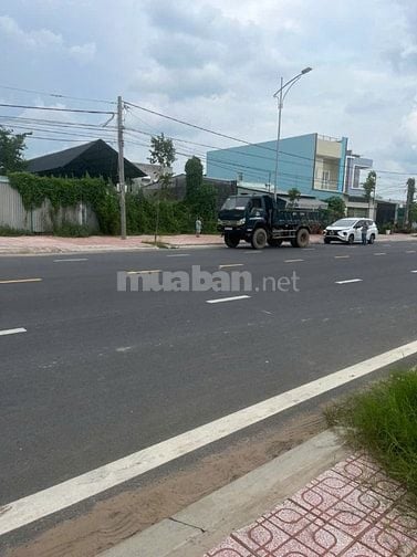 Chính chủ cần bán lô đất 913m2 đường Bờ Kinh, TP Vĩnh Long.