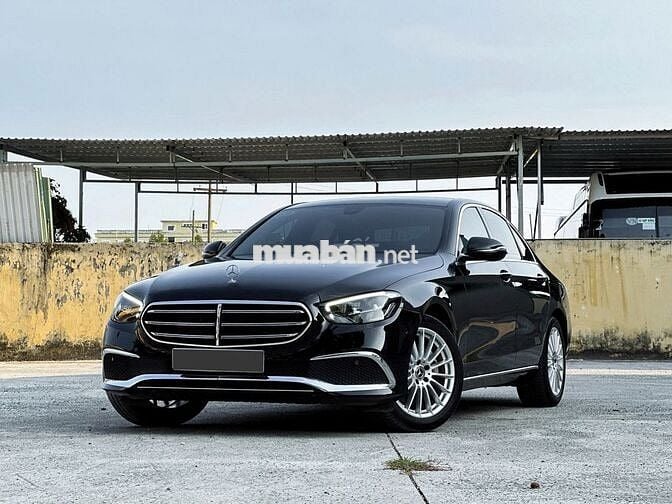 Mercedes E200 Exclusive FL 2022 xe đẹp long lanh