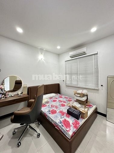 Bán nhà 4 tầng Nguyễn trọng tuyển Tân bình 