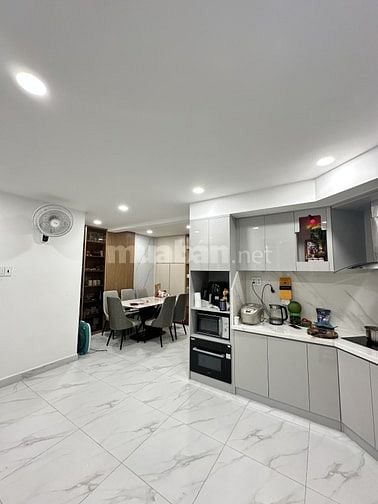 Bán nhà 4 tầng Nguyễn trọng tuyển Tân bình 