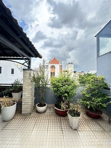 Bán nhà 4 tầng Nguyễn trọng tuyển Tân bình 