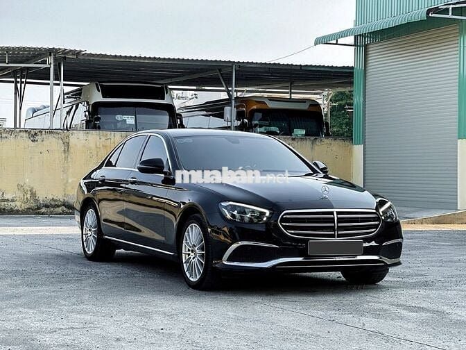 Mercedes E200 Exclusive FL 2022 xe đẹp long lanh