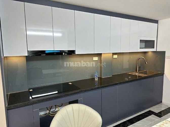 Cần bán gấp nhà 5 tầng phố Khương trung,giá hợp lí