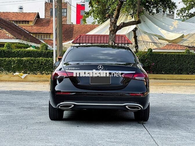Mercedes E200 Exclusive FL 2022 xe đẹp long lanh