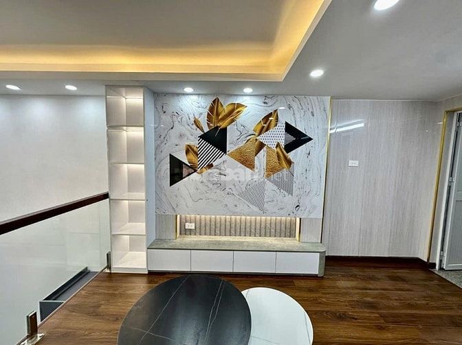 Cần bán gấp nhà 5 tầng phố Khương trung,giá hợp lí