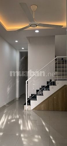 Nhà 2 phòng 2wc Mới xây gần Lotte Q7, 8tr, GIAO NHÀ NGAY
