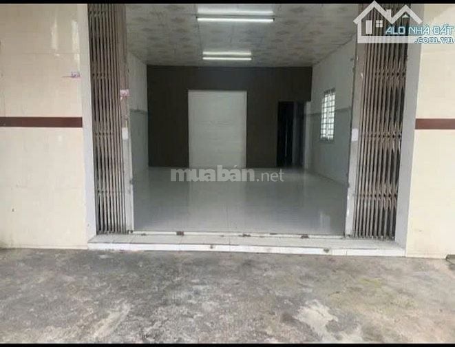Kẹt tiền bán gấp nhà Đ.Nguyễn Thị Hé, Củ Chi dt 120m2 SHR. Giá 785tr