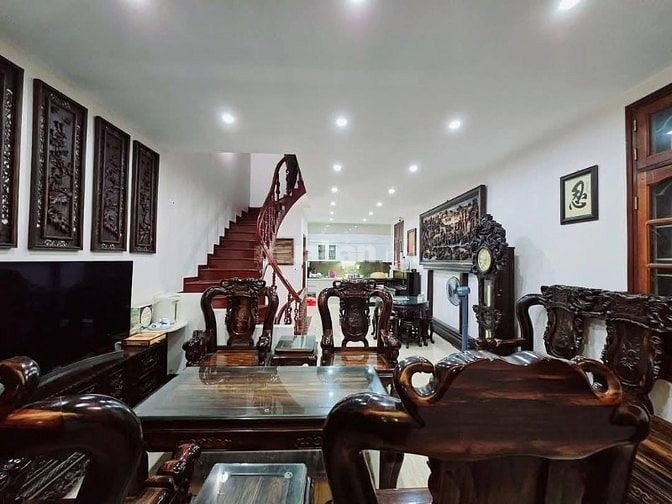 79 CẦU GIẤY Ô TÔ KINH DOANH LÔGOC 70m RỘNG 5m NHÀ 5 TẦNG ĐẸP GIÁ 23 TY