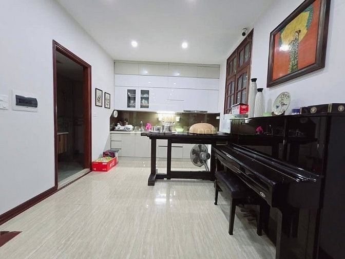 79 CẦU GIẤY Ô TÔ KINH DOANH LÔGOC 70m RỘNG 5m NHÀ 5 TẦNG ĐẸP GIÁ 23 TY