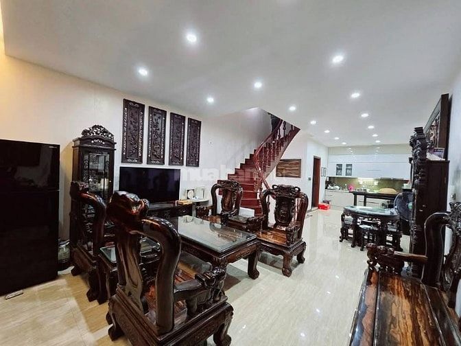 79 CẦU GIẤY Ô TÔ KINH DOANH LÔGOC 70m RỘNG 5m NHÀ 5 TẦNG ĐẸP GIÁ 23 TY