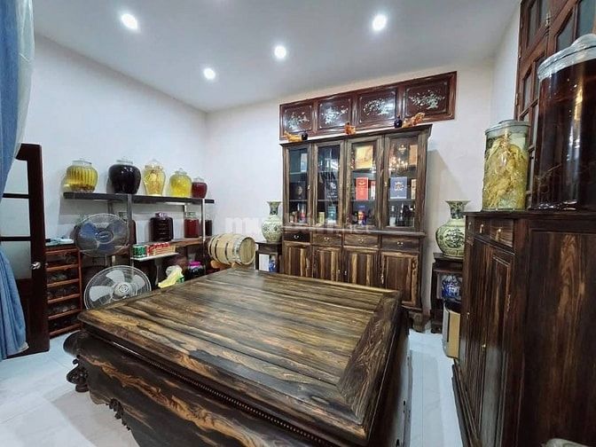 79 CẦU GIẤY Ô TÔ KINH DOANH LÔGOC 70m RỘNG 5m NHÀ 5 TẦNG ĐẸP GIÁ 23 TY