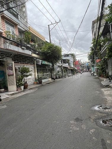 Cần bán gấp nhà hẻm xe hơi 8m Lạc Long Quân. P10, Quận 11.